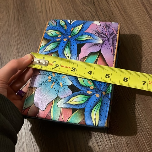 NEW with tags Anuschka beautiful floral purse. - Picture 8 of 8